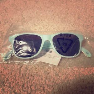 New! Light blue PINK VS sunglasses 😎